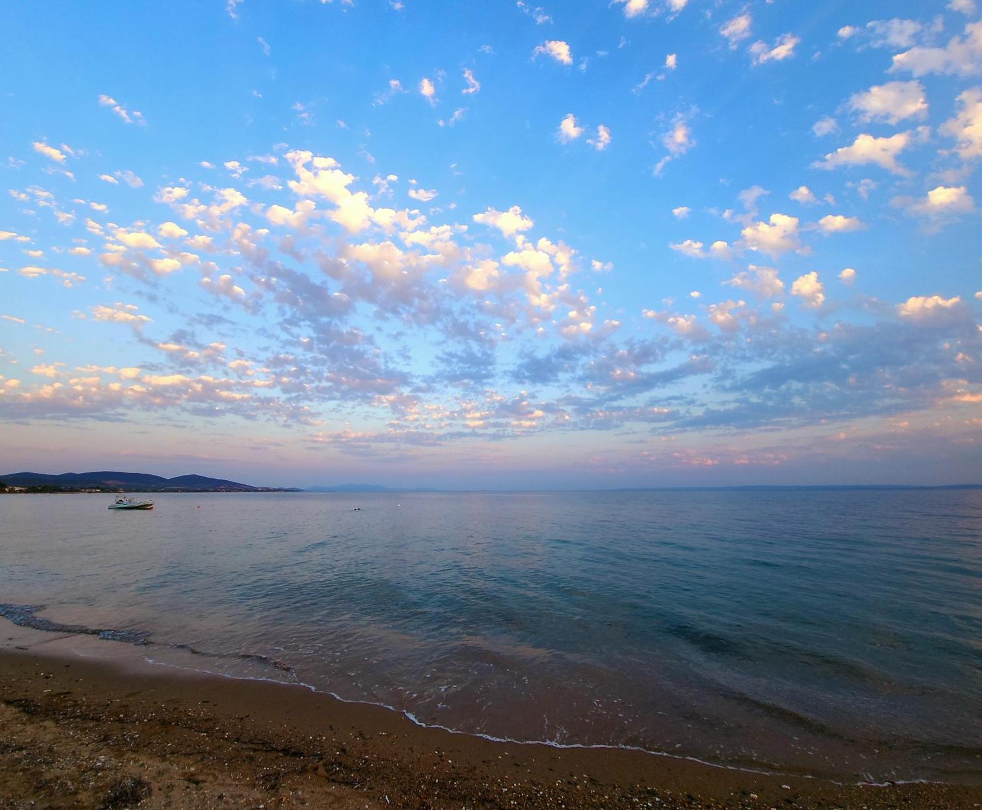 Pine Beach Holiday Home 2 Bedrooms 50 Meters To The Beach Kalyves Polygyrou Exterior photo